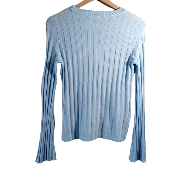 H&M bell sleeved sweater light weight size small all season excellent condition - Picture 2 of 8